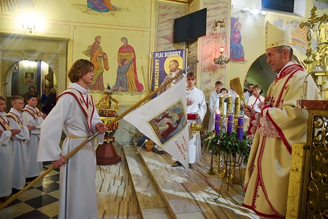 	Odnaleziona chorągiew otrzymała drugie życie.