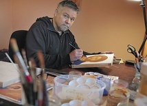 Roman Zięba.  Dziś pielgrzym,  który maluje ikony.  Wczoraj – przemytnik.