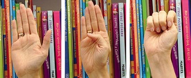 	Znak „pomóż mi” składa się z trzech elementów: pokazujemy dłoń otwartą, kierujemy kciuk do jej wnętrza i zaciskamy na nim pozostałe palce, tworząc pięść.