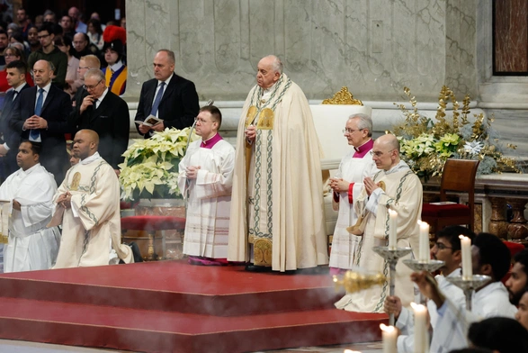 Papież: Maryja prowadzi nasze życie ku pełni