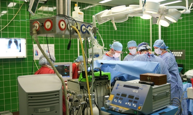 Sto transplantacji serc i płuc przeprowadzono w 2023 r. w Śląskim Centrum Chorób Serca w Zabrzu