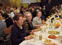 	Dzielenie się opłatkiem, możliwość złożenia życzeń były powodem do radości, wdzięczności.