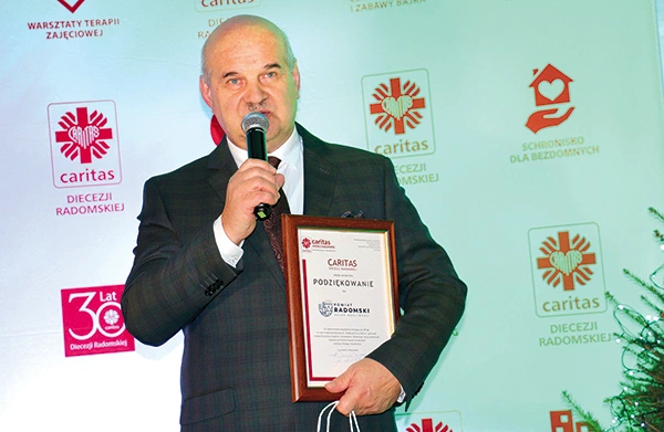 Podziękowanie dla powiatu radomskiego odebrał Krzysztof Kozera.