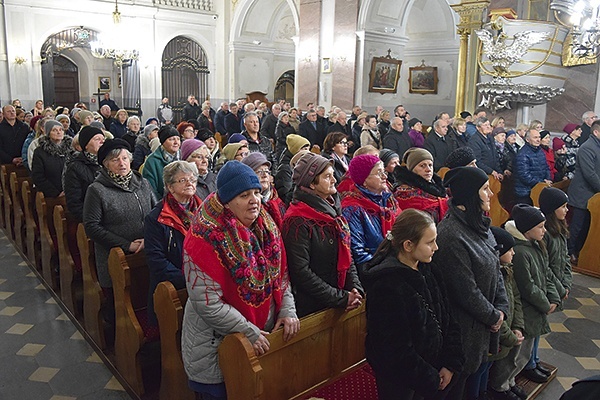 Pandemia znacząco wpłynęła na skalę uczestnictwa we Mszy św. w niedzielę oraz na życie sakramentalne.