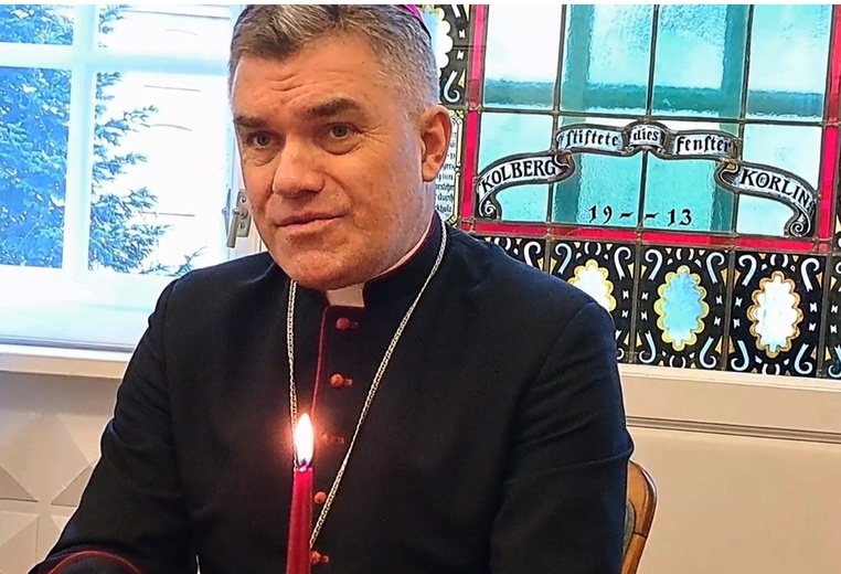 Biskup Zbigniew zaprasza do udziału w orszakach Trzech Króli