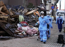 Trzęsienie ziemi w Japonii: nowa liczba ofiar: 92 zabitych, 242 zaginionych