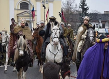 Trzej Królowie w pobliżu kościoła św. Trójcy w Radomiu.