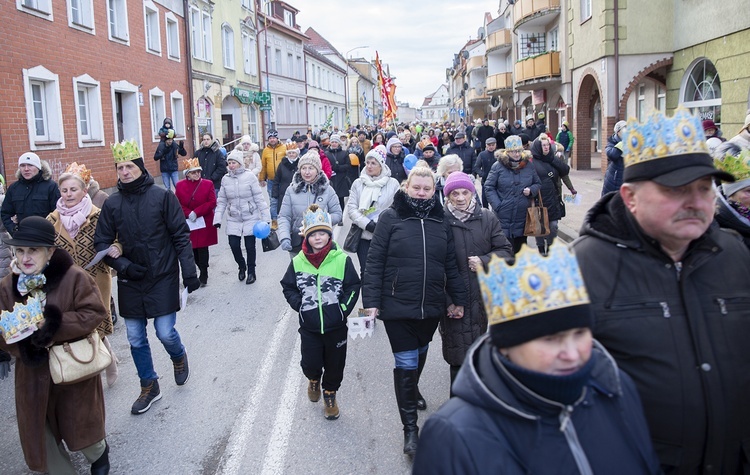 Orszak i jasełka na ulicy 