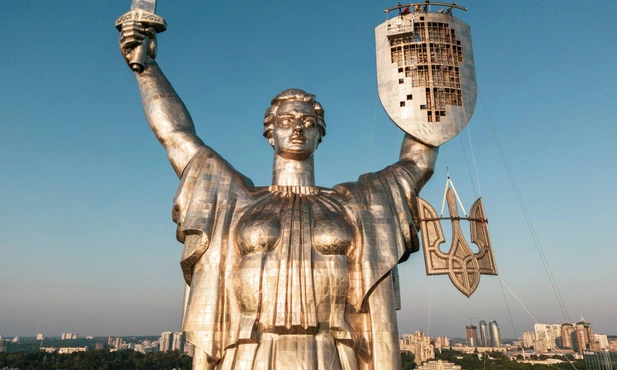 Pośród 2 lat wojny Ukraińcy walczą też wewnętrznie o własną tożsamość