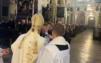 Płock. Nigdy nie jest za późno na bierzmowanie