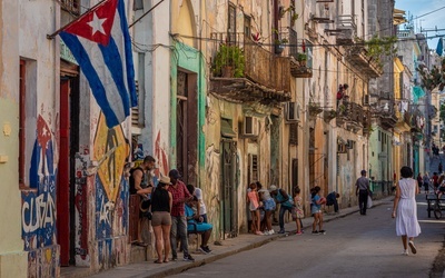 Kuba: Rząd pięciokrotnie podnosi ceny benzyny