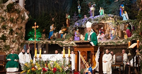 9 grudnia metropolita katowicki przewodniczył Mszy św. w Katowicach-Panewnikach.