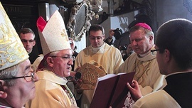 Liturgii święceń biskupich przewodniczył abp Celestino Migliore, ówczesny nuncjusz apostolski w Polsce.