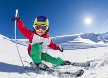Do szkółek narciarskich przyjmowane są dzieci w wieku czterech, a nawet trzech lat.
