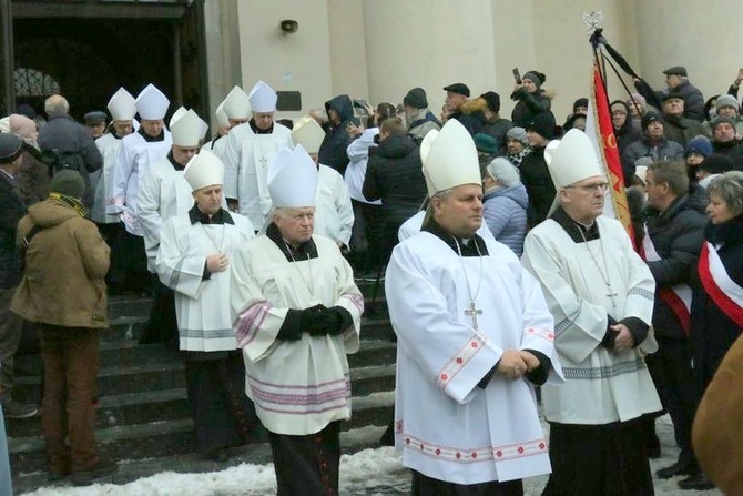 Msza św. pogrzebowa bp. Ryszarda