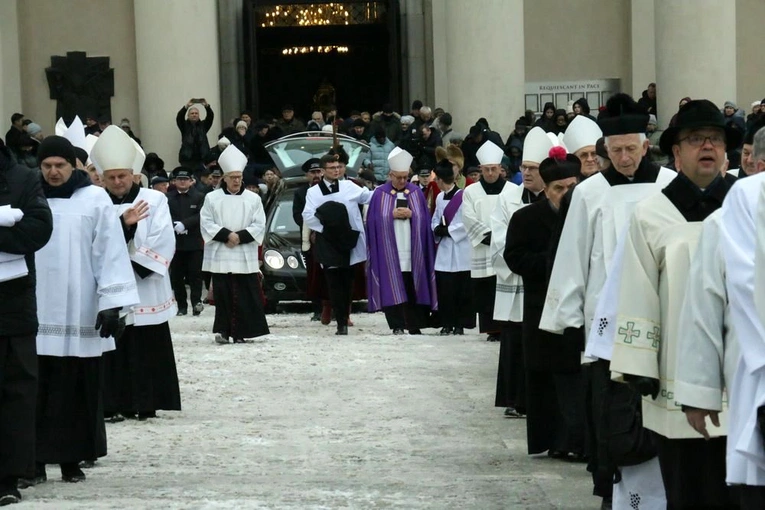 Msza św. pogrzebowa bp. Ryszarda