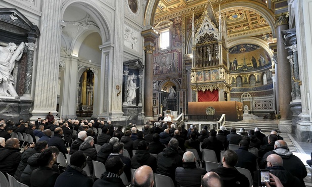 Podczas spotkania papieża z kapłanami u Jana na Lateranie