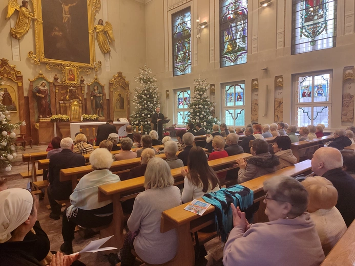 Kolędowali z klerykami