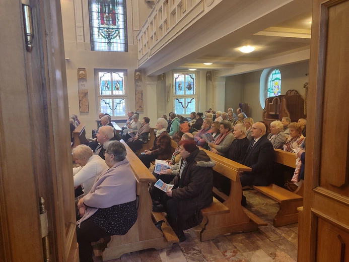 Kolędowali z klerykami