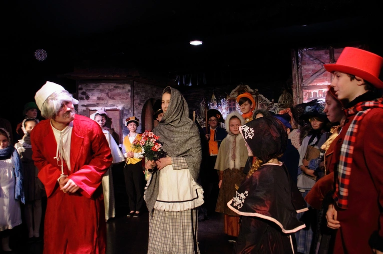 Teatr Nasz z Kleczy Dolnej w spektaklu 'A Christmas Carol 3.0"