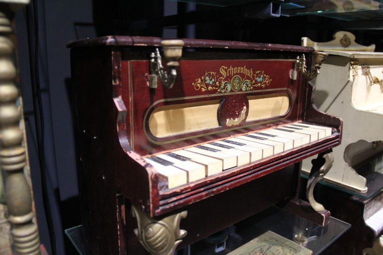 Jedyna taka wystawa na świecie - galeria Toy Piano