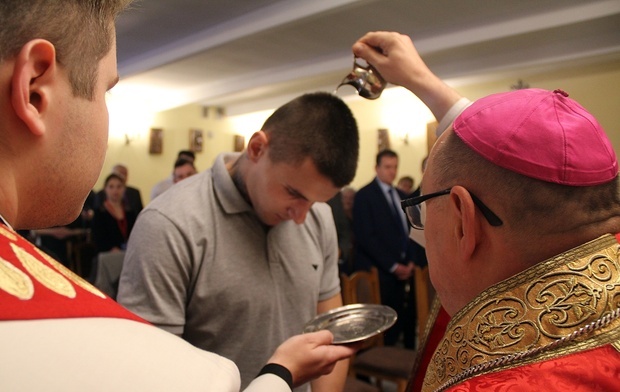 Został ochrzczony w więzieniu. "To żadne udawanie"