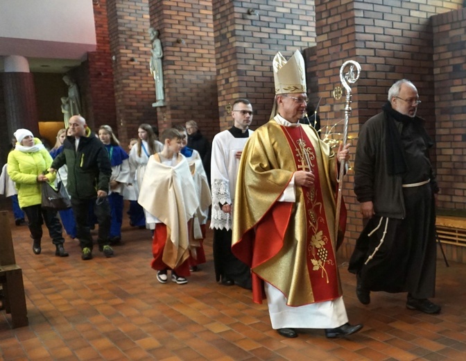 Eucharystia przy stajence betlejemkiej