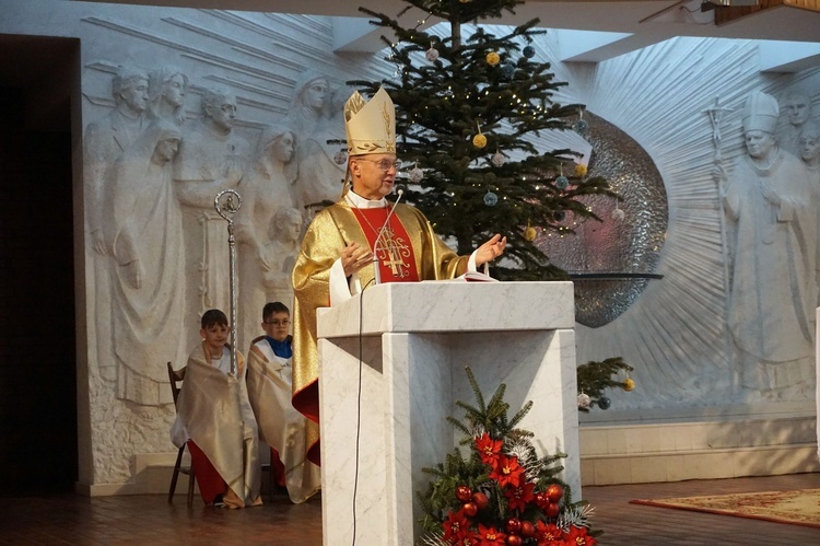 Eucharystia przy stajence betlejemkiej