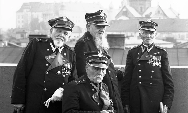 105 lat temu Józef Piłsudski nadał weteranom powstania styczniowego uprawnienia żołnierzy WP