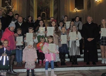 Laureaci trzech pierwszych miejsc oraz wyróżnieni otrzymali statuetki, pamiątkowe dyplomy, nagrody lub bony pieniężne do zrealizowania w sieciach popularnych sklepów.