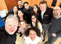 Bielsko-żywiecki duszpasterz z włoskimi gospodarzami. 