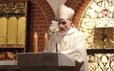 Uroczystościom przewodniczył i homilię wygłosił biskup Jacek Jezierski.