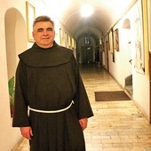 Ojciec Juniper, gwardian klasztoru bernardynów w Radomiu, zaprasza w tym roku do Mariówki.
