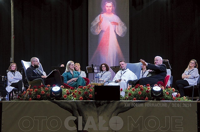 	Panel z udziałem bp. Artura Ważnego i o. Tomasza Gałuszki OP.