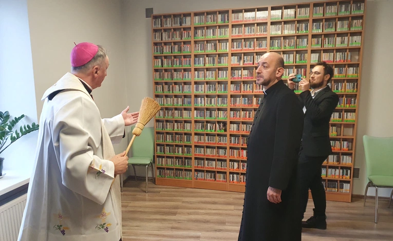 Tarnów. Błogosławieństwo zmodernizowanego radia