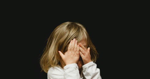 Niemcy. Raport: tysiące przypadków molestowania seksualnego dzieci w Kościele ewangelickim