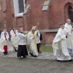 Poświęcenie ołtarza w odnowionym kościele pw. św. Zygmunta i św. Jadwigi Śl. w Kędzierzynie-Koźlu