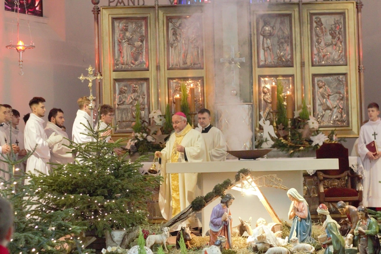 Poświęcenie ołtarza w odnowionym kościele pw. św. Zygmunta i św. Jadwigi Śl. w Kędzierzynie-Koźlu