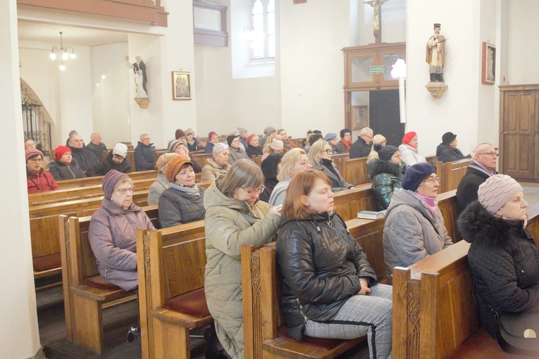 Poświęcenie ołtarza w odnowionym kościele pw. św. Zygmunta i św. Jadwigi Śl. w Kędzierzynie-Koźlu