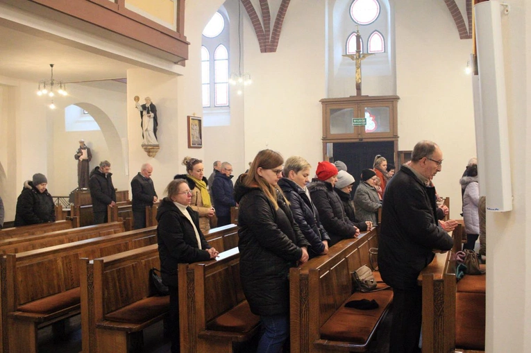 Poświęcenie ołtarza w odnowionym kościele pw. św. Zygmunta i św. Jadwigi Śl. w Kędzierzynie-Koźlu