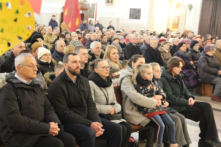 Dąbrowa Tarnowska. 15 lat nieustannej adroacji