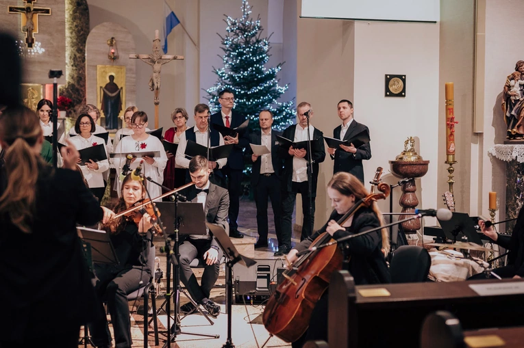 Wieczór kolęd w parafii garnizonowej w Skierniewicach