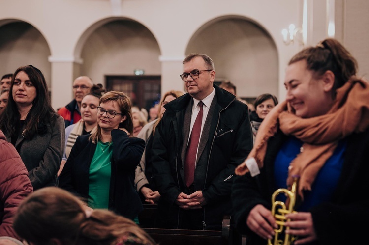 Wieczór kolęd w parafii garnizonowej w Skierniewicach