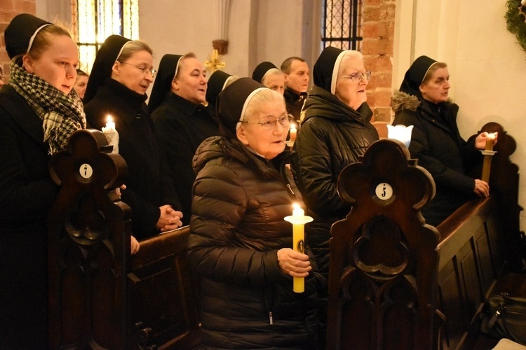 W naszej archidiecezji znajduje się kilkadziesiąt domów zakonnych - żeńskich oraz męskich.