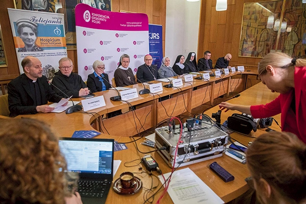 Konferencja przedstawiła zaangażowanie konsekrowanych w rozmaite dzieła miłosierdzia.