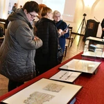 Dziś we Wschowie zaprezentowano najstarszą na świecie kapsułę czasu
