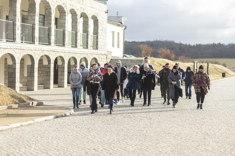 Międzynarodowy Dzień Pamięci o Ofiarach Holocaustu.