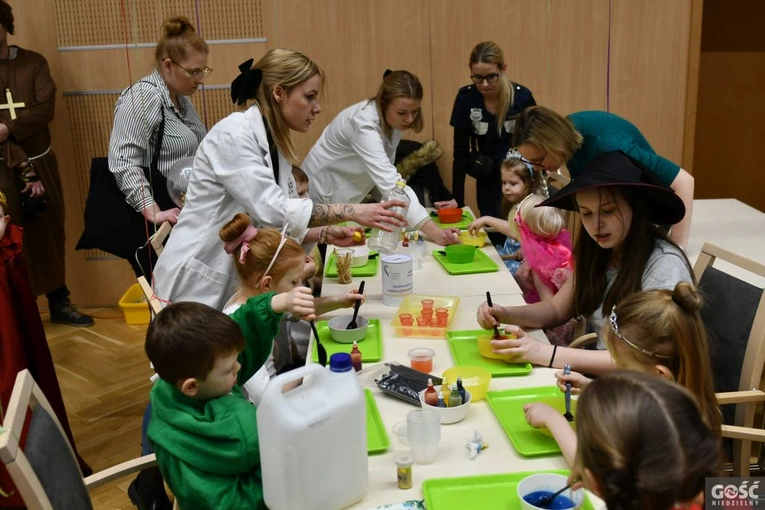 Zabawa i wsparcie budowy domu z hospicjum perinatalnym