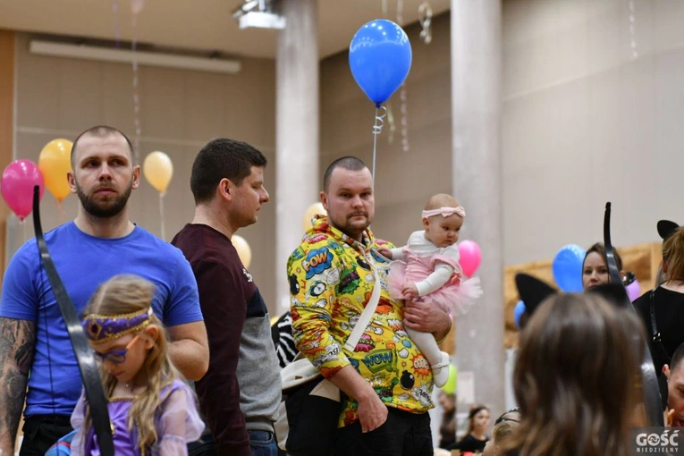 Zabawa i wsparcie budowy domu z hospicjum perinatalnym