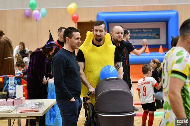 Zabawa i wsparcie budowy domu z hospicjum perinatalnym